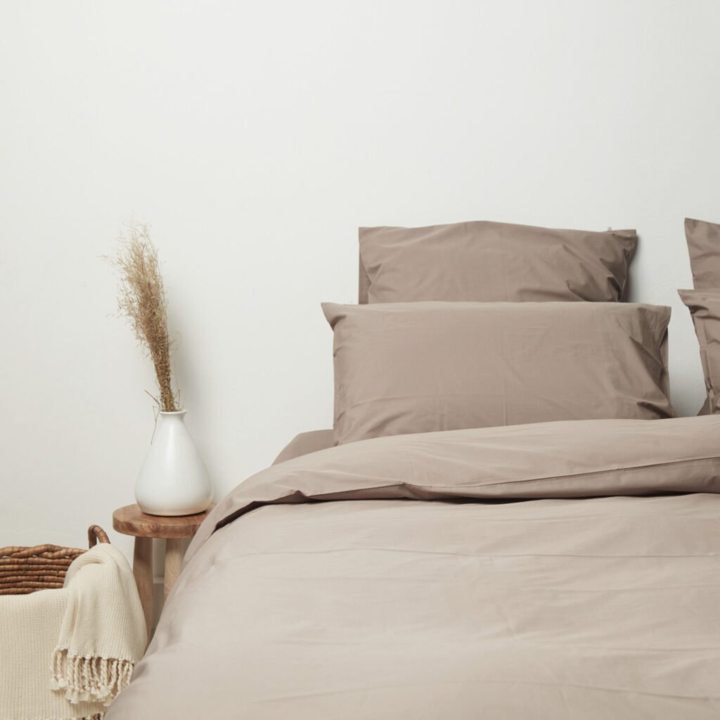 cotton-percale-bedroom-taupe-1