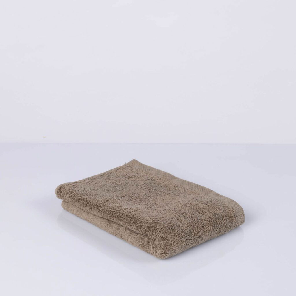 luxury maxi bath towel taupe 0