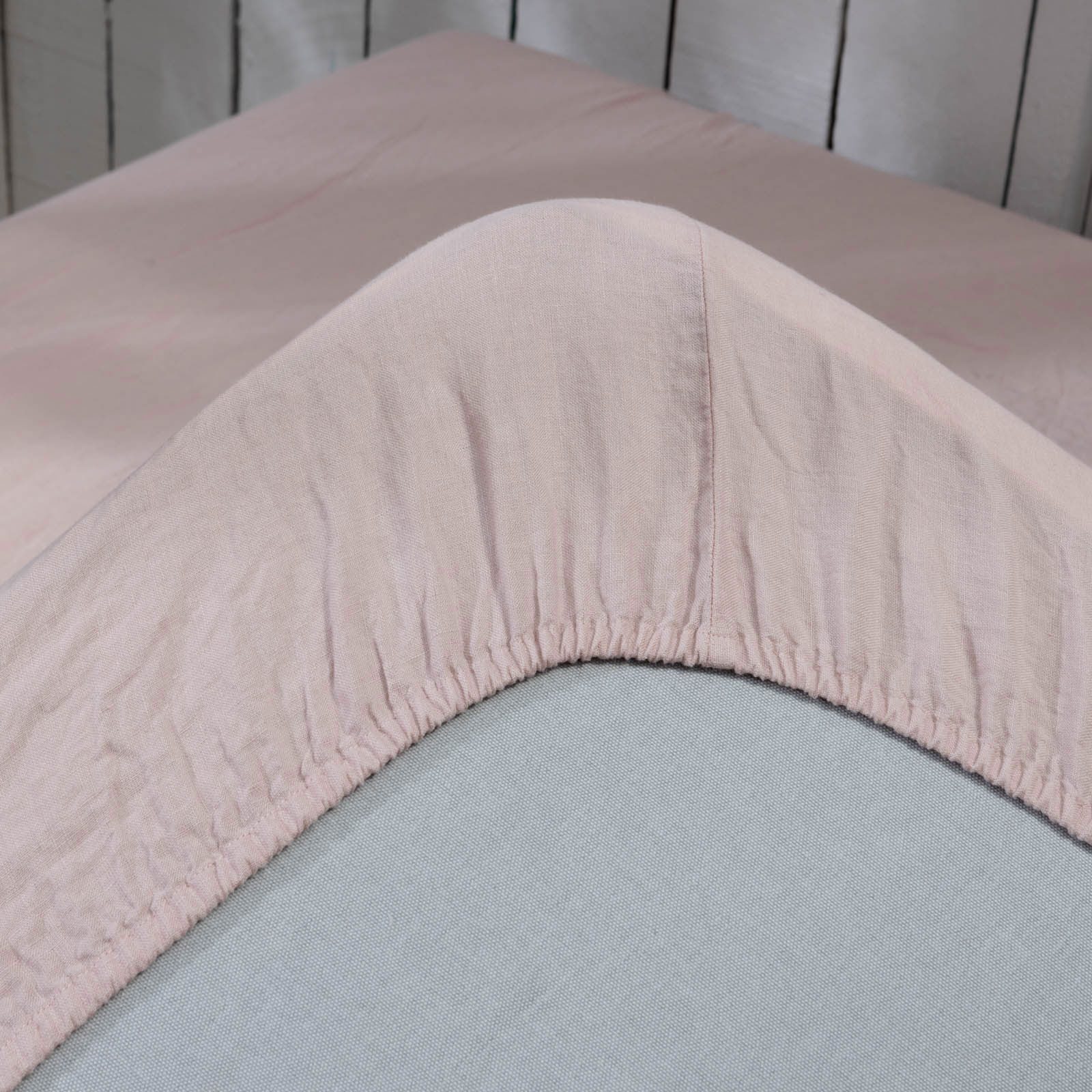 stone-washed-linen-fitted-sheet-powder-pink-2